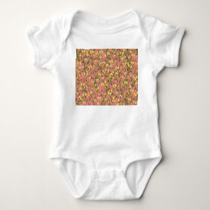 Gelbe Blumen Rosa Hintergrund Vintag Baby Strampler