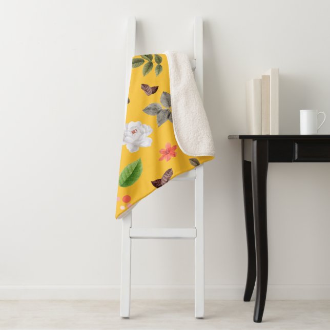 Gelbe Blumen und weiße Rosen 10 Sherpadecke (Beispiel)
