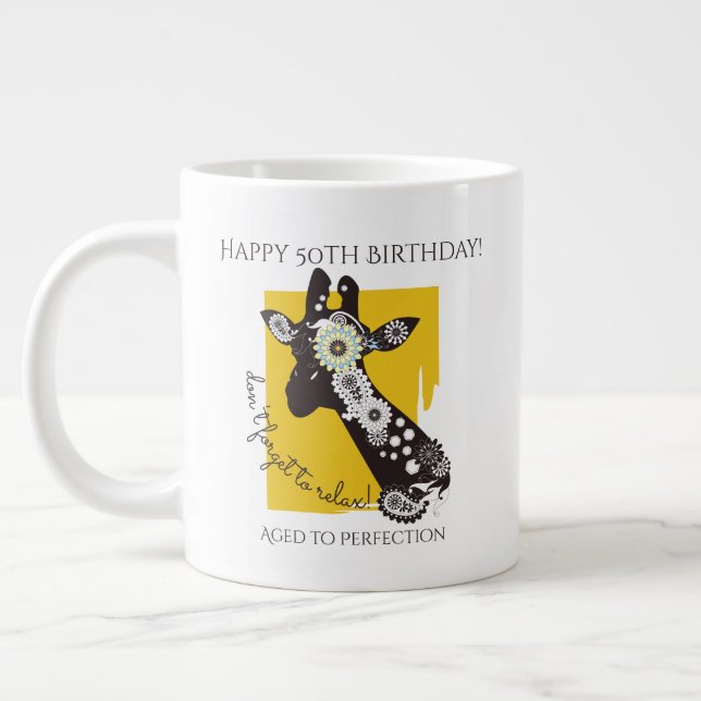 Gelbe Coole Giraffe Geburtstag Jumbo-Tasse (Links)