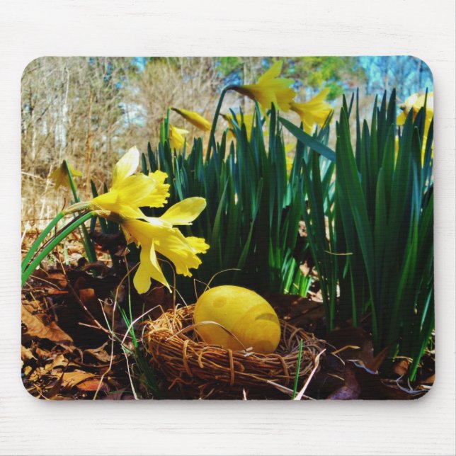 Gelbe Daffodien und ein Gelbes Osterei Mousepad (Vorne)
