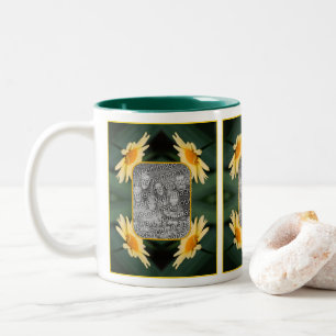 Gelbe Daisy-Blume-Rahmen hinzufügen Ihr Foto Zweifarbige Tasse