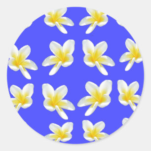 Gelbe Frangipani-Blume auf blau, Runder Aufkleber