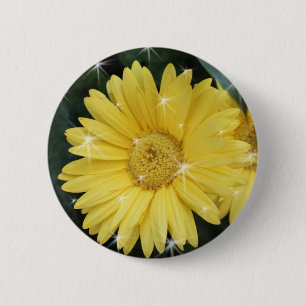 Gelbe Gänseblümchen-Blume mit Sternen Button