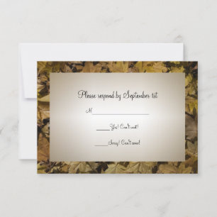 Gelbe gefallene Blätter mit RSVP-Antwortkarte RSVP Karte