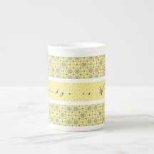 Gelbe Gemusterte Porzellan-Tasse