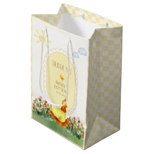 Gelbe Gingham-Farm Kleines Hühner-Baby-Shower  Mittlere Geschenktüte