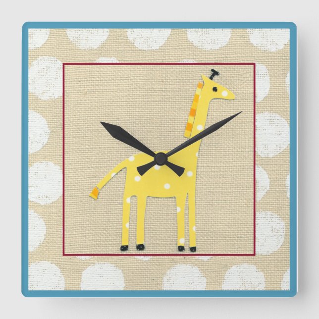Gelbe Giraffe mit weißen Polka-Punkten Quadratische Wanduhr (Vorderseite)