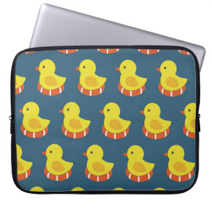 Gelbe Gummiente, niedlich, nahtlos. Laptopschutzhülle