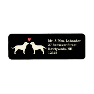 Gelbe Labrador Retrievers Hunde mit Herzkuchen