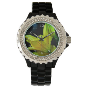 Gelbe Lilie mit Windeffekt von Shirley Taylor Armbanduhr