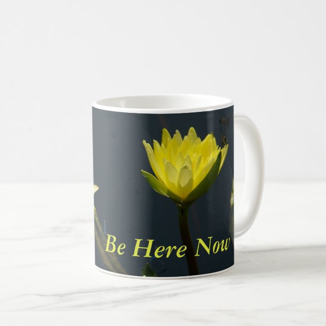 Gelbe Lotus-Wasserlilien Kaffeetasse (VorderseiteRechts)