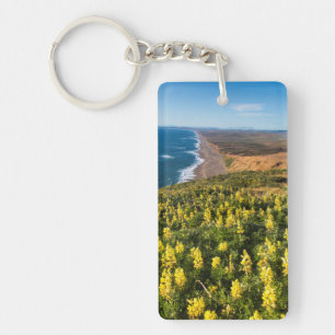 Gelbe Lupine oberhalb des Point Reyes Beach bei Po Schlüsselanhänger