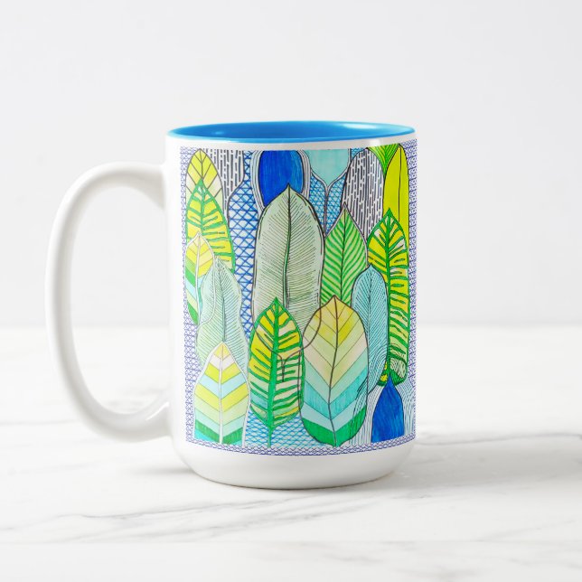 Gelbe Niedliche moderne tropische Boho-Blätter Zweifarbige Tasse (Links)