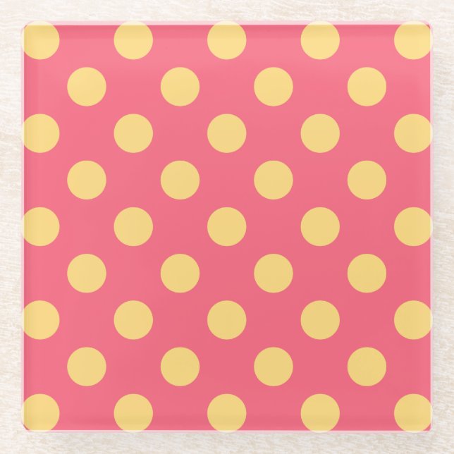 Gelbe Polka Punkte auf Korallen Glasuntersetzer (Vorderseite)
