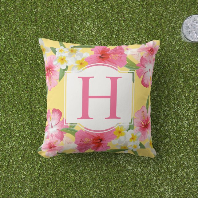 Gelbe rosa Blume, benutzerdefinierte Monogramme Kissen Für Draußen (Golfball-Marker)