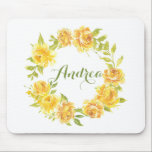 Gelbe Rose Blumenkranz Personalisiert Mousepad<br><div class="desc">Ein helles und skurriles botanisches Mousepad. Er ist mit einem Blumenkranz aus gelben Rosen und Pfannkuchen mit grünen Akzenten und einem skurrilen Drehbuch ausgestattet. Anpassen durch Hinzufügen eines Monogramms. Dieses gelbe Blumenkranzmousepad ist ein personalisiertes Geschenk.</div>