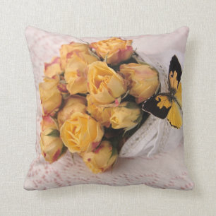 Gelbe Rosen mit Schmetterling Kissen