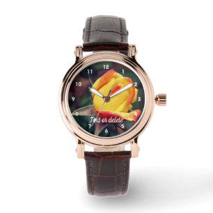Gelbe Rosenknospe mit Personalisierten Rot-Highlig Armbanduhr