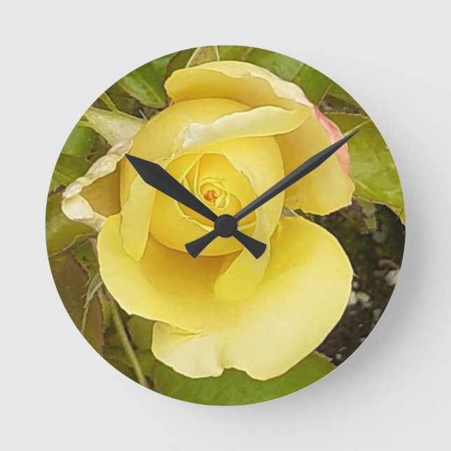 Gelbe Rosenknospe-Wall-Uhr Runde Wanduhr (Vorderseite)