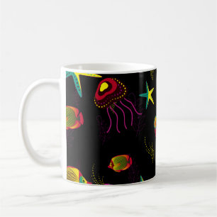 Gelbe, schwarze und braune Fische nahtlos. ABS Kaffeetasse