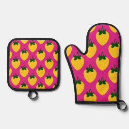 Gelbe Sommer-Erdbeeren auf Hot Pink Ofenhandschuh & Topflappen-Set