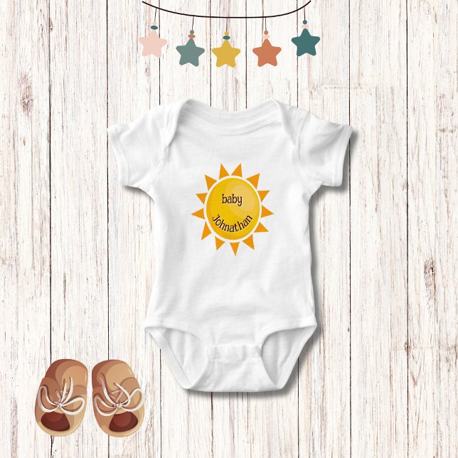 Gelbe Sonne | Niedliches Adorable Unisex Monogramm Baby Strampler (Von Creator hochgeladen)