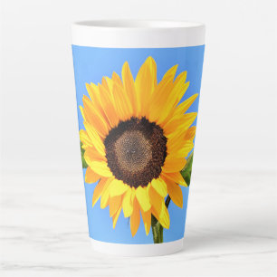 Gelbe Sonnenblume auf blauem Himmel - Sommer Milchtasse