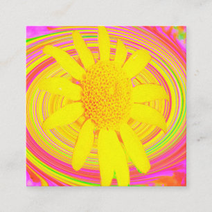 Gelbe Sonnenblume auf einem psychedelischen Wirbel Quadratische Visitenkarte