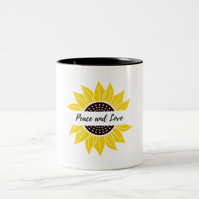 Gelbe Sonnenblume, Monogramm-Tasse Zweifarbige Tasse (Mittel)