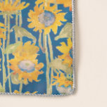 Gelbe Sonnenblume Schal<br><div class="desc">Mit diesem Chiffonschal können Sie Ihren Kleiderschrank stilvoll entwerfen. Dieses Design besticht durch einen Garten mit gelben Sonnenblumen,  die in Aquarellfarben auf einem lebendigen,  blauen Hintergrund gemalt wurden. Entworfen von dem weltbekannten Künstler ©Tim Coffey.</div>