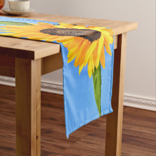 Gelbe Sonnenblumen auf blauem Himmel - Sommer Kurzer Tischläufer