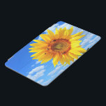 Gelbe Sonnenblumen und Bienen auf blauem Himmel -  iPad Mini Hülle<br><div class="desc">Gelbe Sonnenblumen und Bienen auf blauem Himmel - Sommertag - Foto Blume Natur - Sie können auch personalisieren - Wählen / Fügen Sie Ihr einzigartiges Foto - Bild / Text - Name / Farbe / Schriftart / Größe / mehr - Make Your Special Gift - Umgrösse und verschieben oder entfernen...</div>