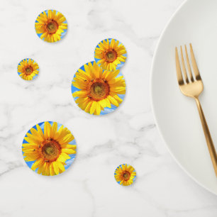 Gelbe Sonnenblumen und Bienen auf blauem Himmel -  Konfetti