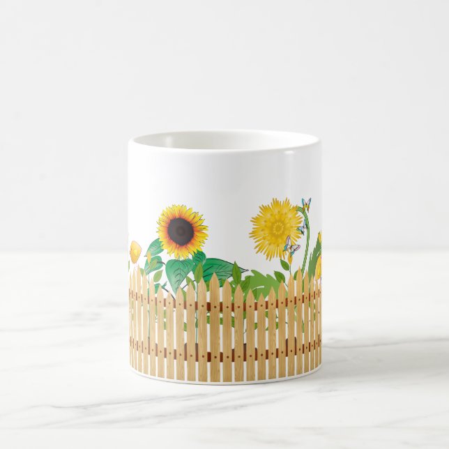 Gelbe Sonnenblumen und Gartenzaun Natur Kaffeetasse (Mittel)