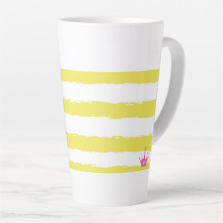 Gelbe Streifen und ein rosa Latte-Mug Milchtasse