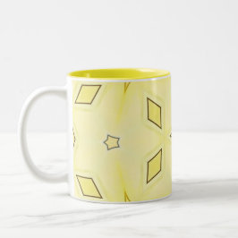 Gelbe und dunkelbraune Sterne und Diamanten Tasse
