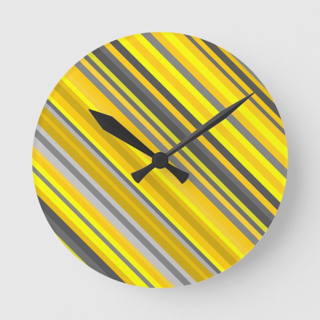 Gelbe und graue diagonale Linien/Streifen-Muster Runde Wanduhr (Vorderseite)