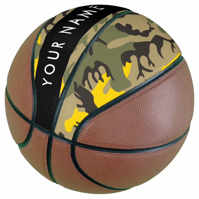 Gelbe und grüne Camouflage Ihr Name personalisiere Basketball (angewinkelt)