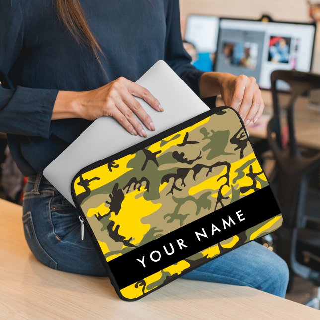 Gelbe und grüne Camouflage Ihr Name personalisiere Laptopschutzhülle (Von Creator hochgeladen)