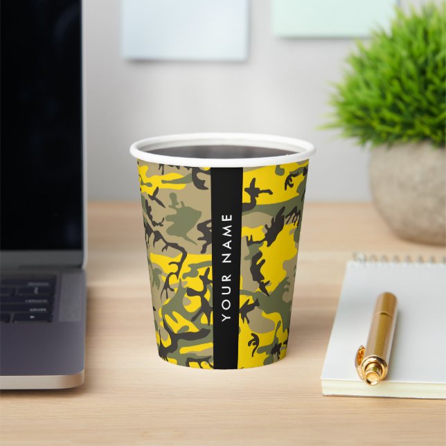 Gelbe und grüne Camouflage Ihr Name personalisiere Pappbecher (InSitu)