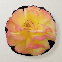 Gelbe und rosa blühende Rosen-Rundkissen