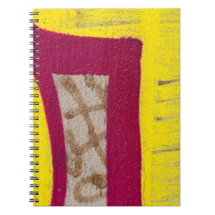 Gelbe und rosa Mauer Notizblock