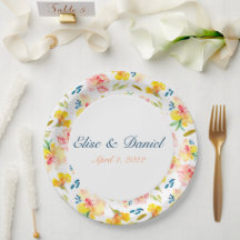 Gelbe und rosafarbene Teller