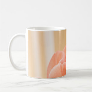 GELBE UND ROTE TULIP IN BLUME NAHES FOTO KAFFEETASSE