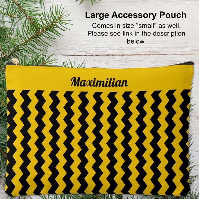 Gelbe und schwarze Chevronen - großer Zubehörbeute Zubehörtasche (Yellow and Black Chevrons - LARGE Accessory Pouch by Leapfroglisics Shop)