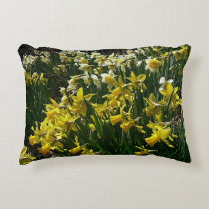 Gelbe und weiße Kleidung Frühlingsblumen Zierkissen
