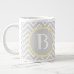 Gelbe Zickzack Monogramm Jumbo-Tasse