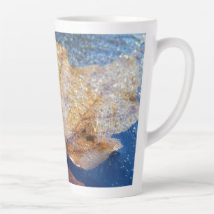 Gelber Ahornblätterblättriger Ahornblättriger, gef Milchtasse