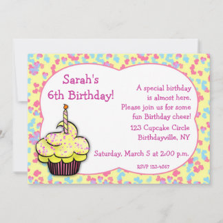 Gelber Cupcake zum Geburtstag Einladung