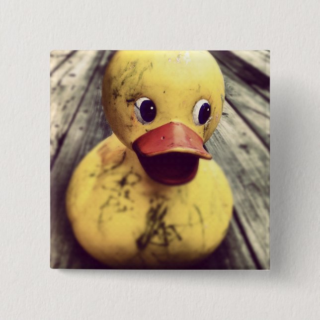 Gelber Gummi Ducky bedeckt in Schmutz! Button (Vorderseite)